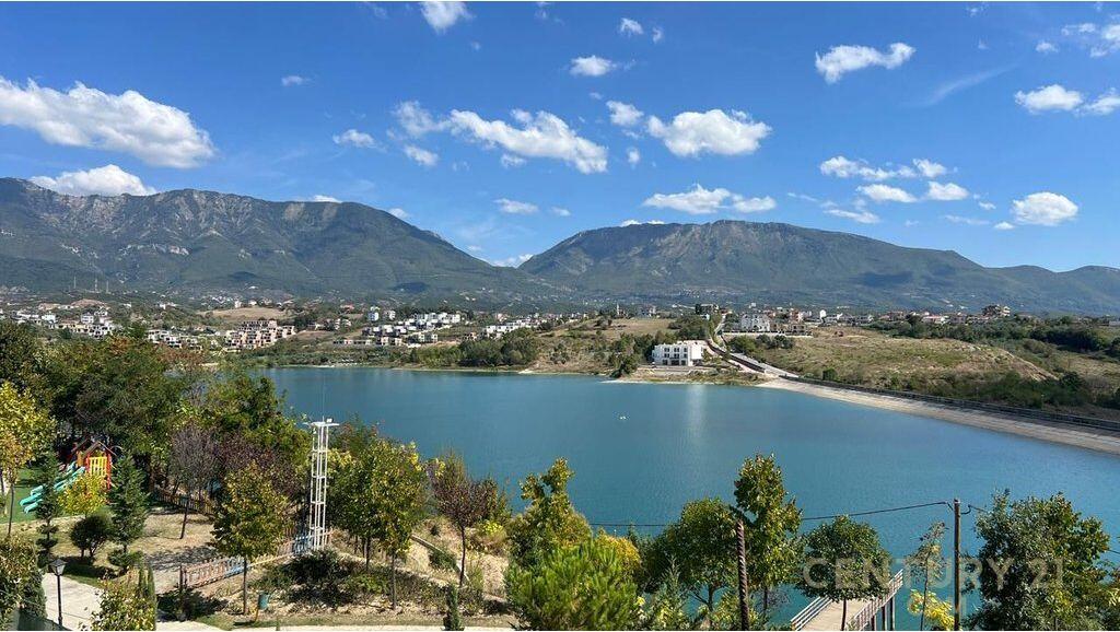 SHESIM DUPLEX ME PAMJE TE LIQENIT TE FARKES TEK RESIDENCA SWAN LAKE ! 360,000 €