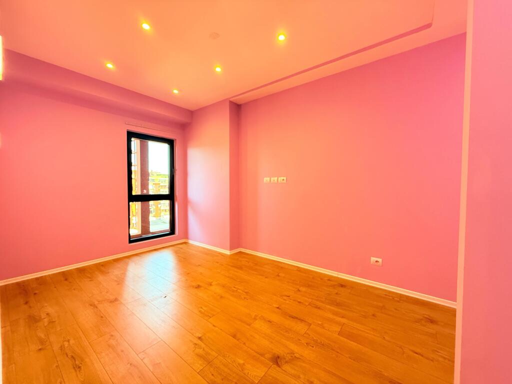 🏢 Ambient Zyre me Qira – Garden Building