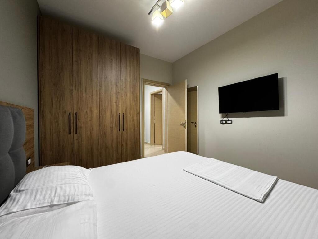 APARTMENT FOR SALE OPPOSITE MARINA BAY VLORE