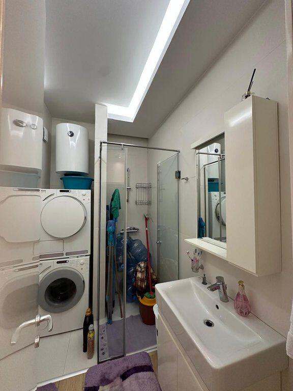 Shitet, Apartament 2+1+2, Kompleksi "Kika 2", Komuna Parisit, Tiranë.