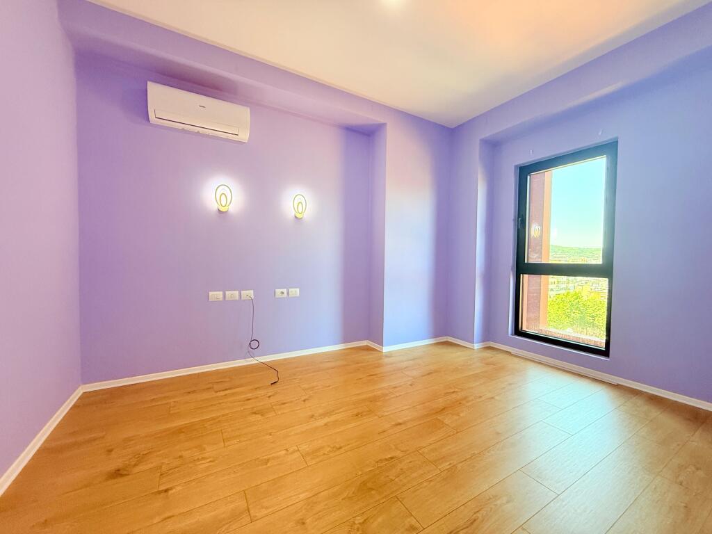 🏢 Ambient Zyre me Qira – Garden Building