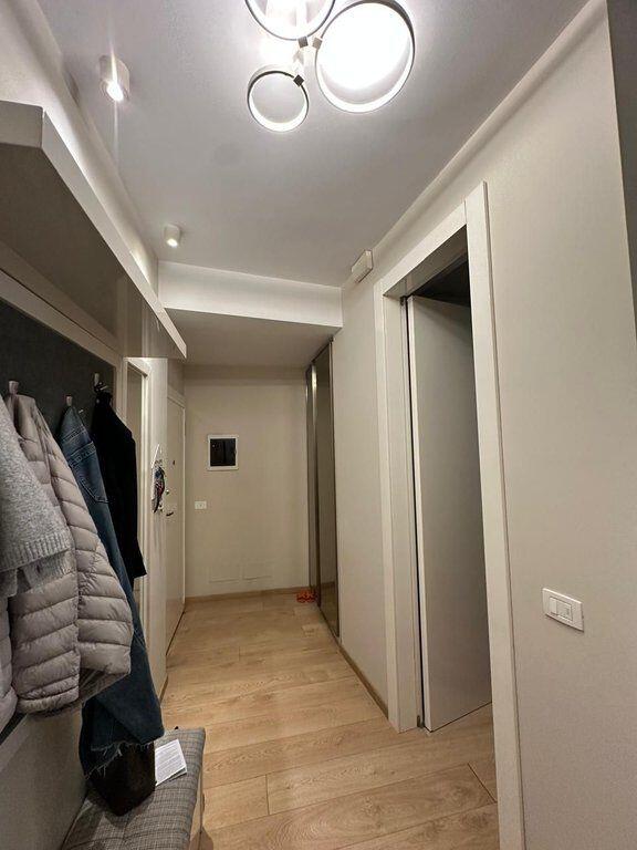 Shitet, Apartament 2+1+2, Kompleksi "Kika 2", Komuna Parisit, Tiranë.