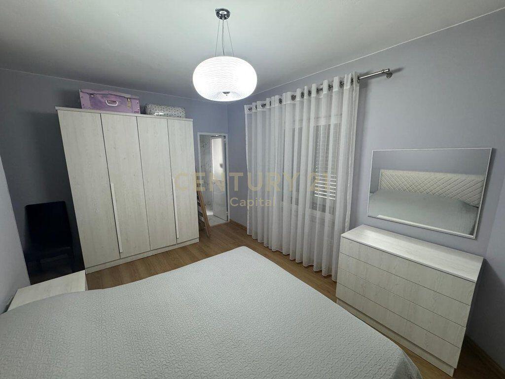Jepet Me Qera Apartament 2+1+2 në Laprakë, Tiranë