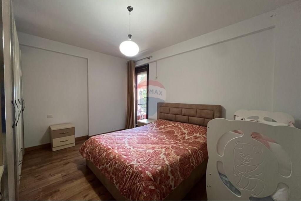APARTAMENT 2+1+ POST PARKIMI TEK KOPSHTI BOTANIK