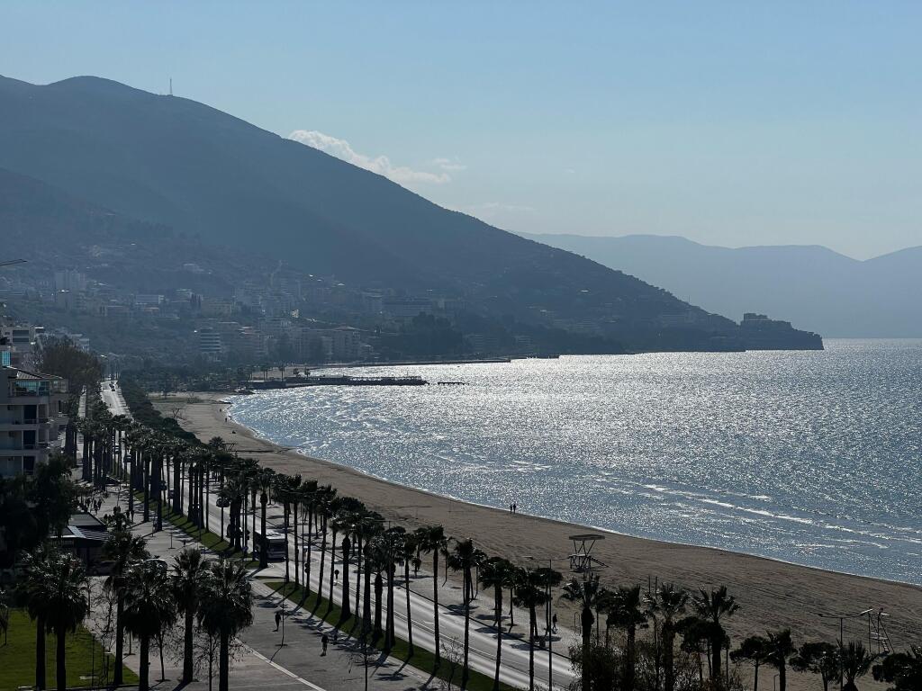 IN AFFITTO, Appartamento 2+1 con Perfetta Vista Mare, Situato a Lungomare!!!