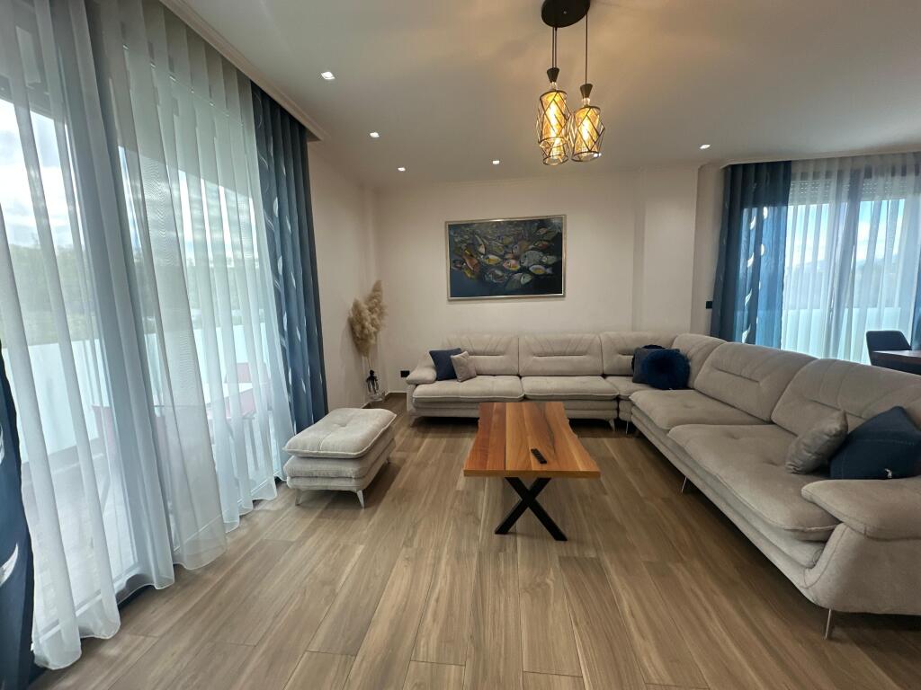 Apartament 2+1+2+Verande+Post Parkimi me Qira Ne Teg