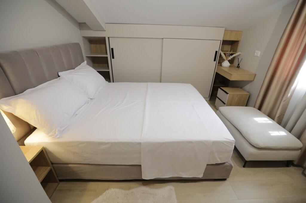 Apartament 2+1 me qira me Parking tek Kodra e Priftit