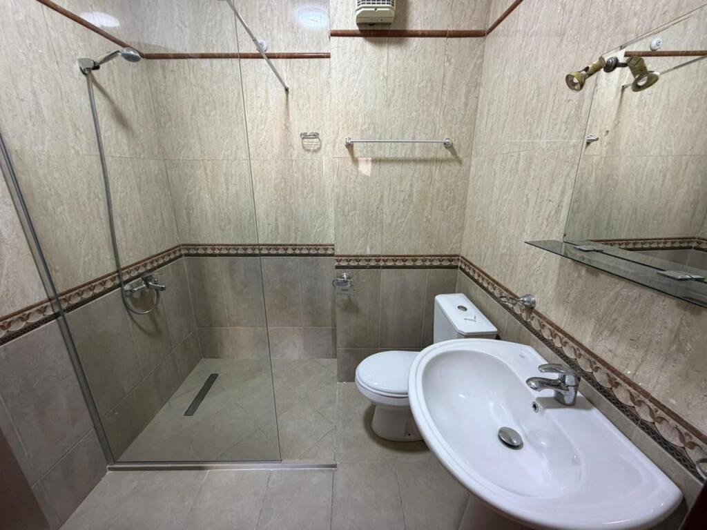 Ambient zyre per qira tek Komuna e Parisit.