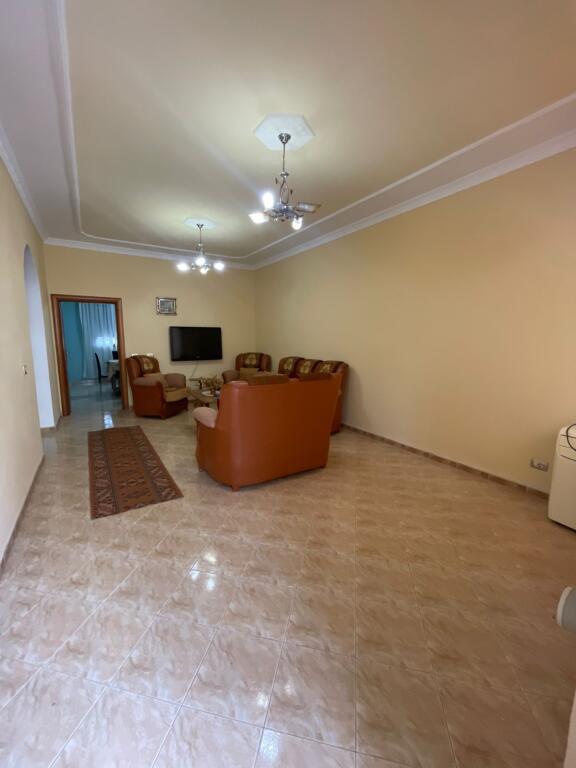 🏡 APARTAMENT ME QERA 2+1 – Plazh, pranë Ures Dalanit, Durrës