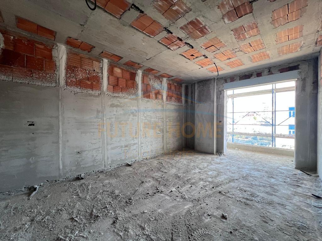 Shitet, Apartament 2+1+2, "RingSide" Residence, Paskuqan, Tiranë.