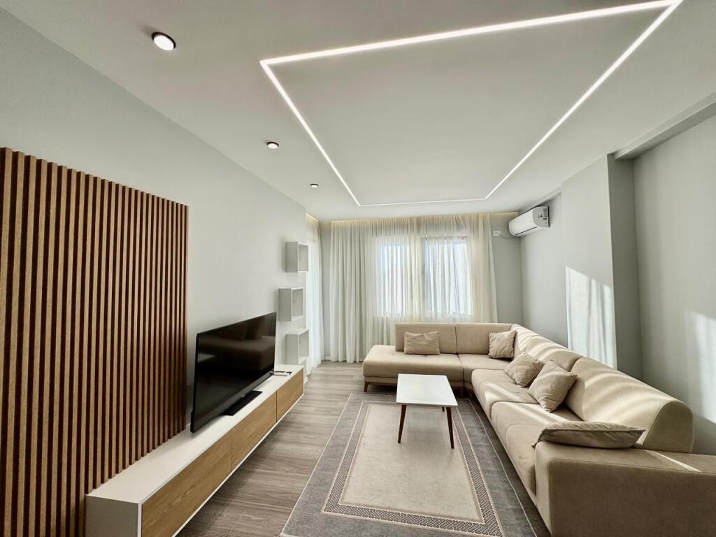 1+1 tek stacioni i trenit