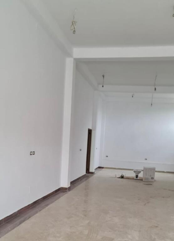 Business premises for rent, near Univers City