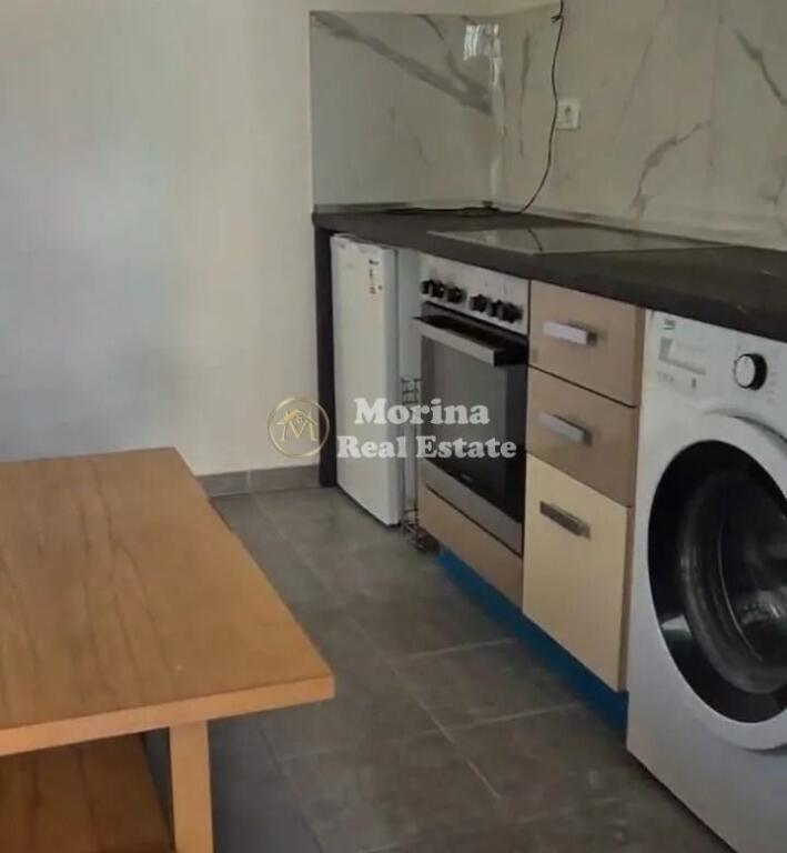 Qera,Garsoniere ,  Porcelan , 200 euro/muaj