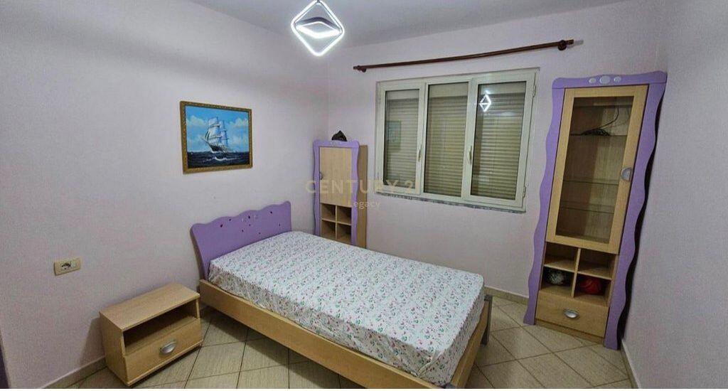 🏠 Jepet me qira apartament 2+1 në rrugën Ferit Xhajko, Tiranë 500 € /Muaj