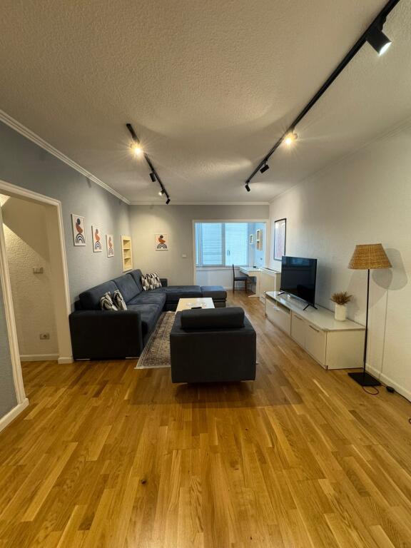 Apartament 2+1 per qera rruga kosovarve