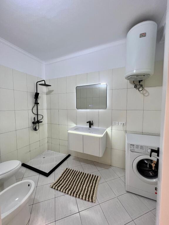 🏢 SHITET Apartament 2+1 Me 2 Tualete Dhe Ballkon 📍 Astir, Prane Bar Artistit ✨