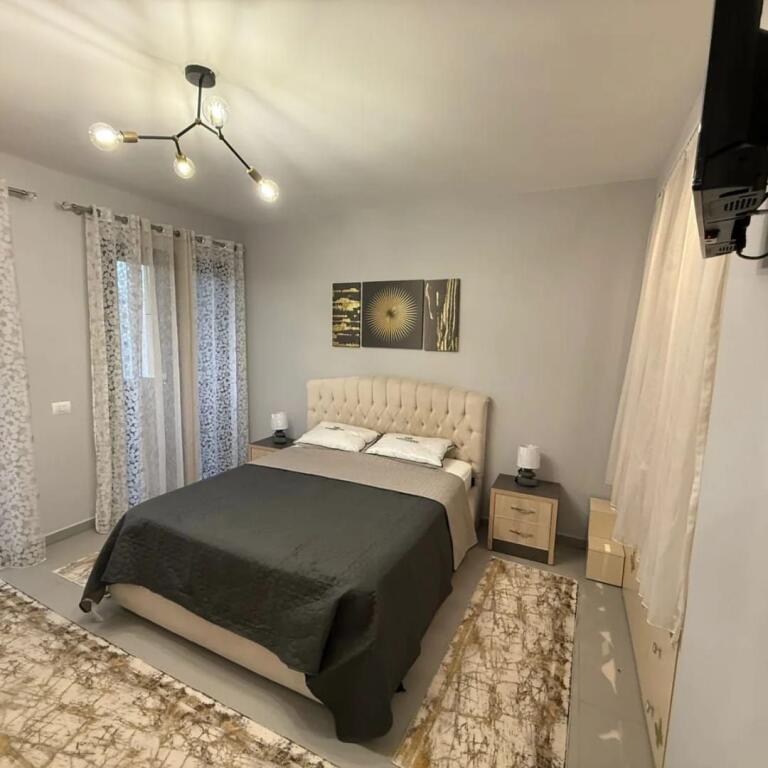 Apartament 1+1 për qira – pranë Stadiumit Dinamo, S