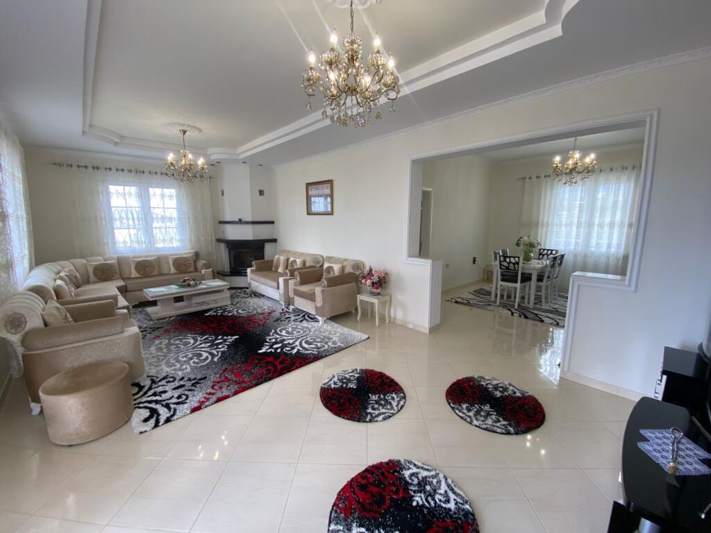 2 adjoining villas for sale in Farkë/500,000 euros