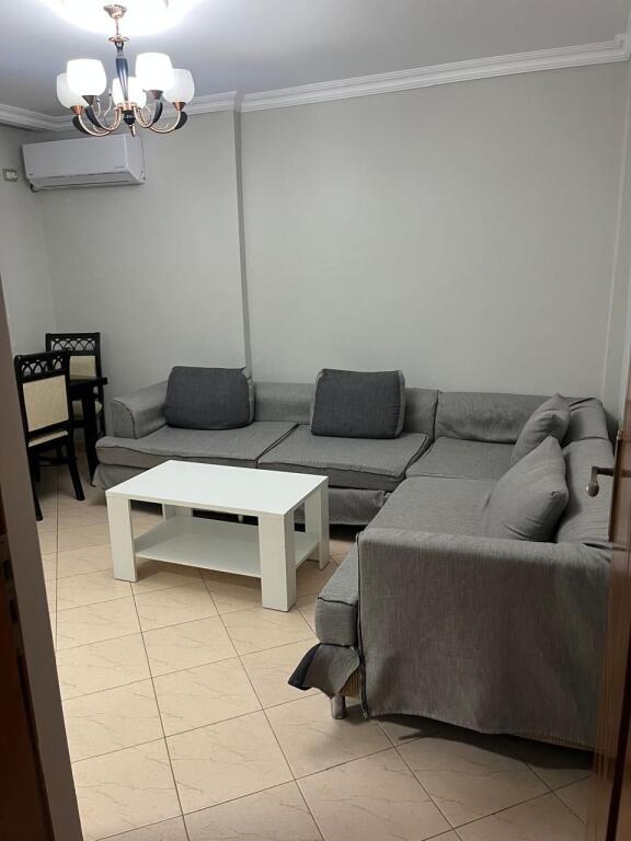 APARTAMENT ME QIRA 1+1 - SHKOLLA E BASHKUAR