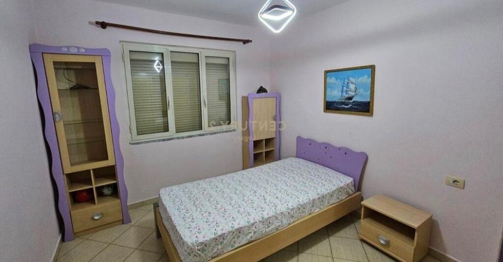 Jepet me qira apartament 2+1 në rrugën Ferit Xhajko, Tiranë