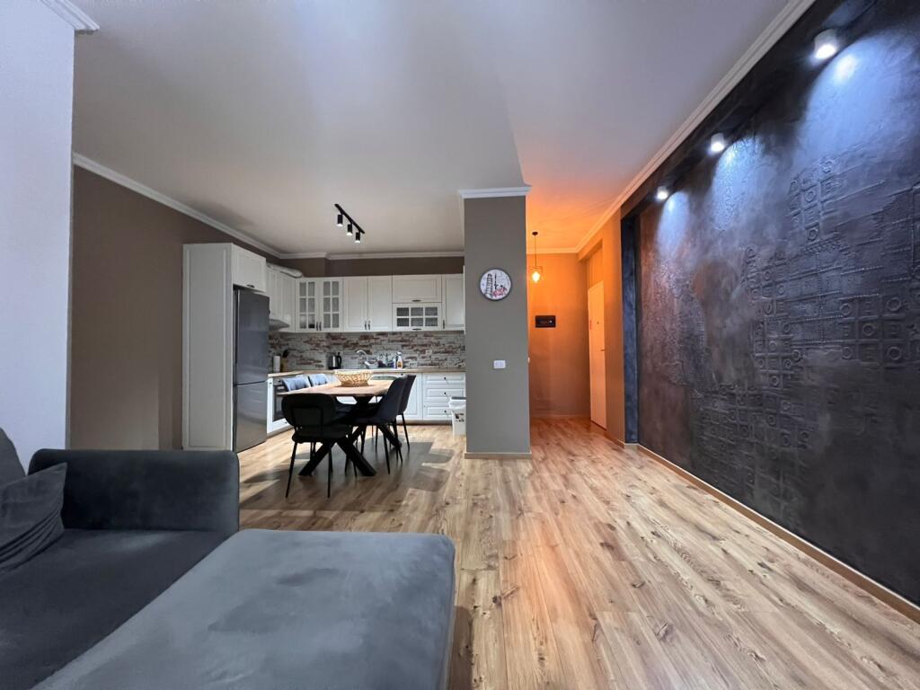 📣 SUPER RENT Apartment 2+1 With 2 Bathrooms 📍 Botanical Garden, Near the Mosque ✨   🏢 New Building  🪜 2nd Floor (With Elevator)  🛋️ Furnished with Modern Conditions   💶 Price 900 Euro