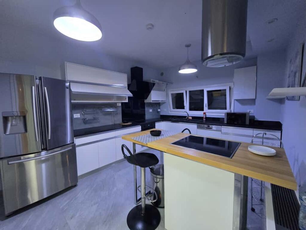 Vilë Private me Qira në Rezidencën Long Hills