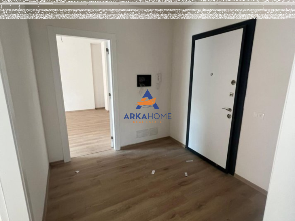 FOR RENT 2+1 APARTMENT FOR OFFICE AND RESIDENTIAL "BULEVARDI I RI,JORDAN MISJA" 670 EURO (WITH PARKING SPACE INCLUDED)

