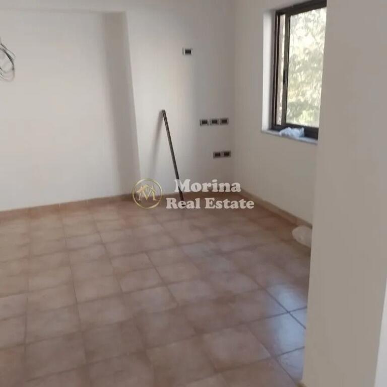 Qera, Ambient Biznesi, te 9 Kateshet, 500 euro/muaj