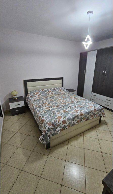 🏠 Jepet me qira apartament 2+1 në rrugën Ferit Xhajko, Tiranë 500 € /Muaj