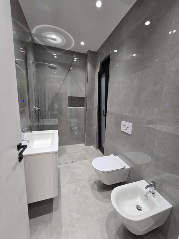 🏡 Vilë 3-Katëshe 4+1 me Qira – TEG 🌿