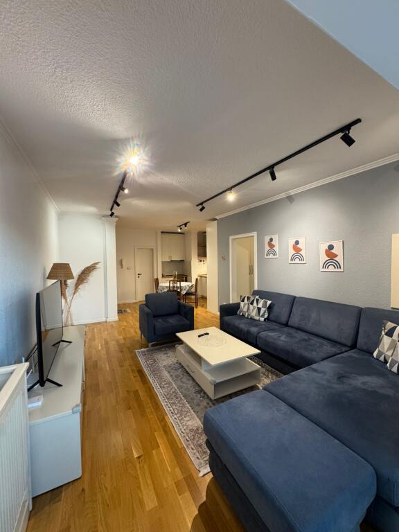 Apartament 2+1 per qera rruga kosovarve