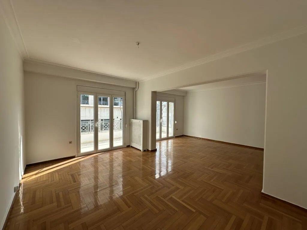 Zyre Me Qera 2+1+2 Tek Fusha e Aviacionit (ID BZ2724) Tirane