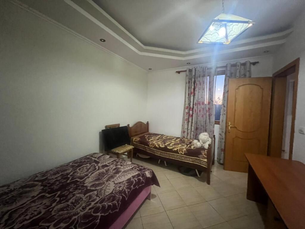 Appartamento duplex in vendita vicino a Petro Nini!
