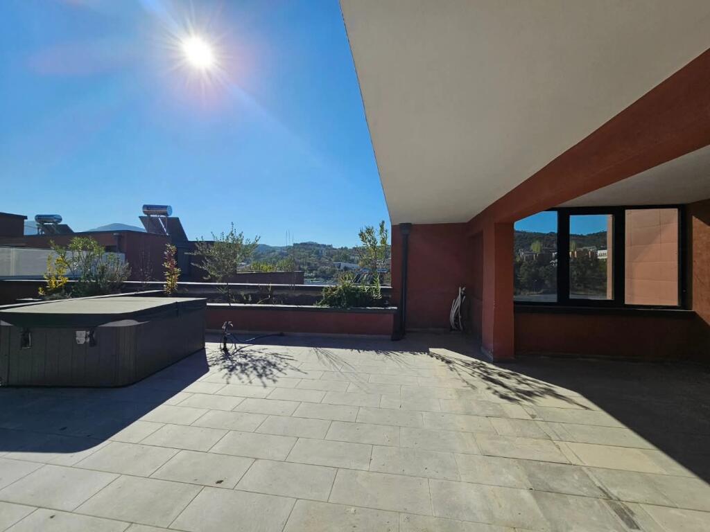 Apartament 2+1+2 dubleks me verande ne shitje