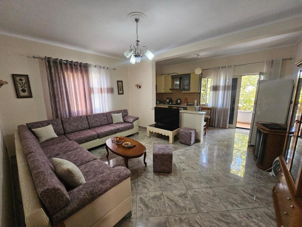 HOUSE BUILDING + BUSINESS PREMISES NEAR THE STADIUM