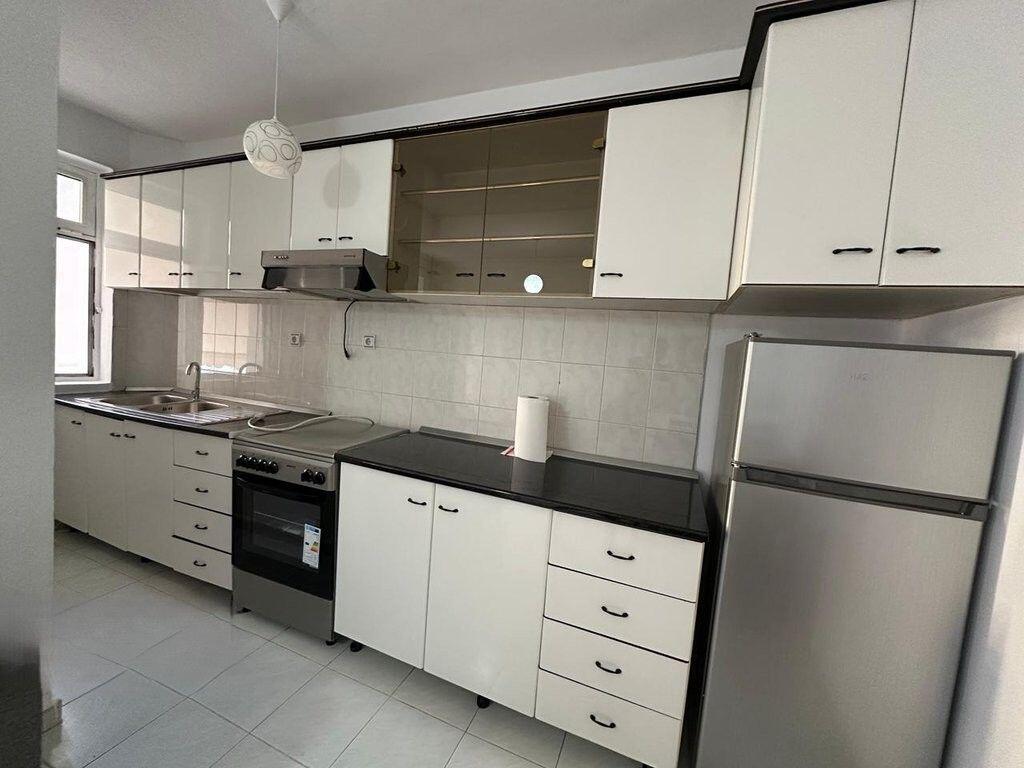 Apartament me qera 2+1 prane Gjimnazit Besnik Sykja! 650 € /Muaj