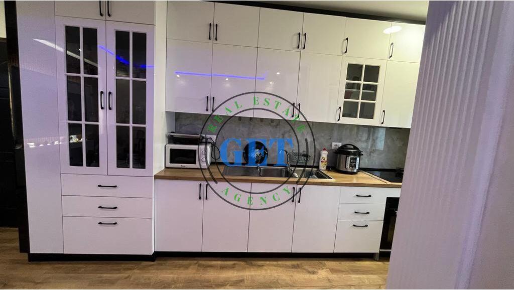 In vendita, Appartamento 2+1, Mercato Piccolo Industriale, Durazzo!!!!!!