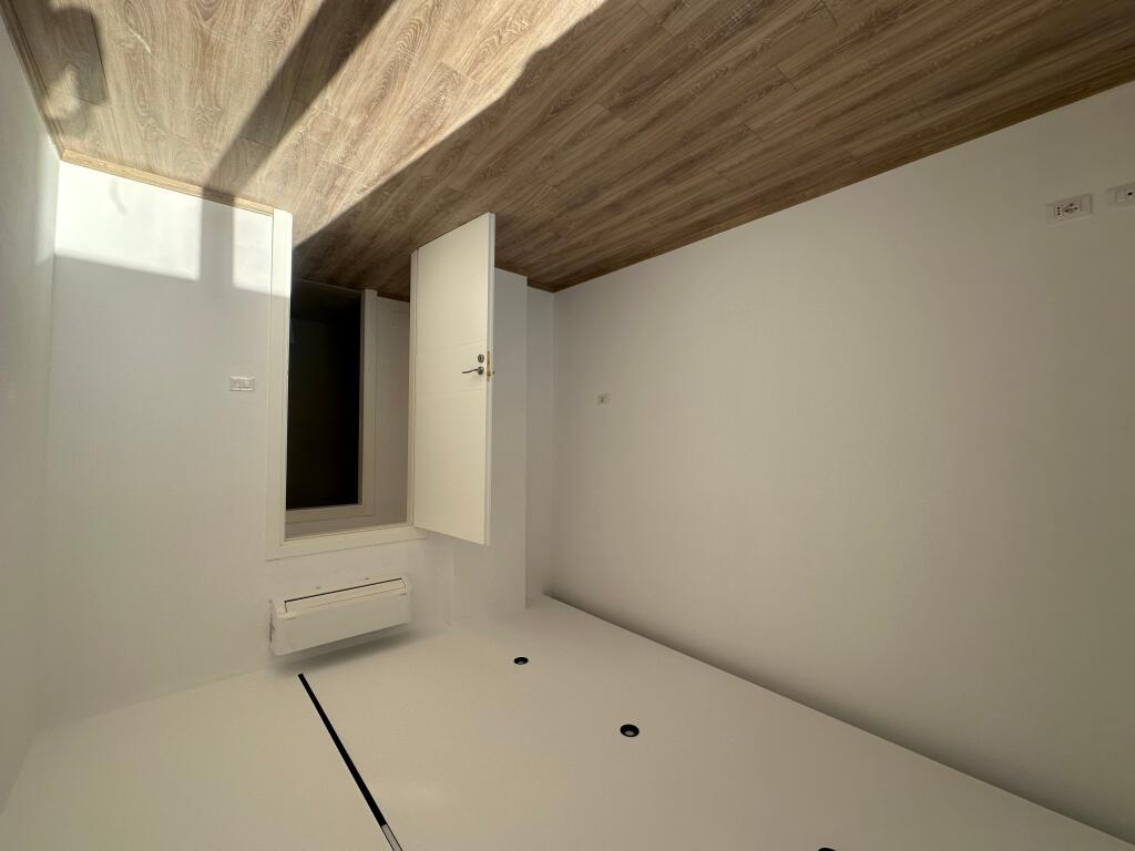 Office for rent at Kika 2