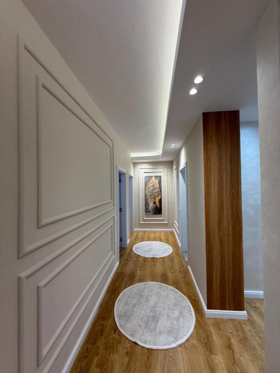 Shitet 2+1+2 ne Astir pran Artistit      