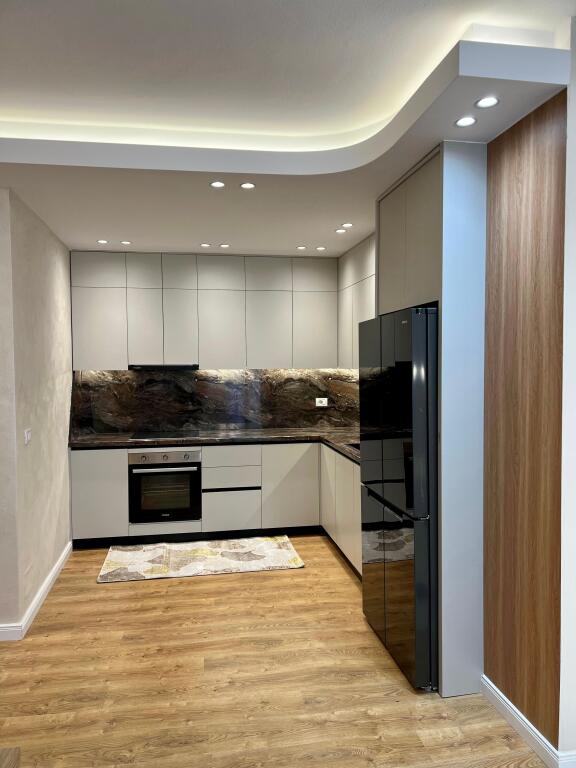 🏢 SHITET Apartament 2+1 Me 2 Tualete Dhe Ballkon 📍 Astir, Prane Bar Artistit ✨