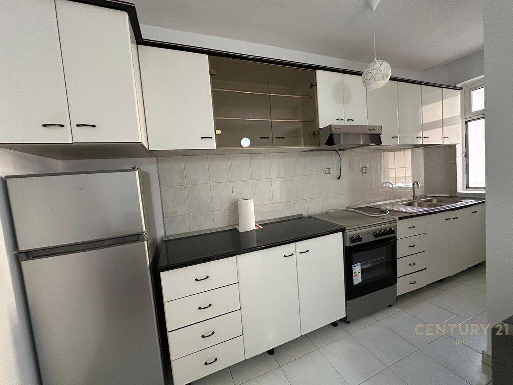 Apartament me qera prane Gjimnazit Besnik Sykja!