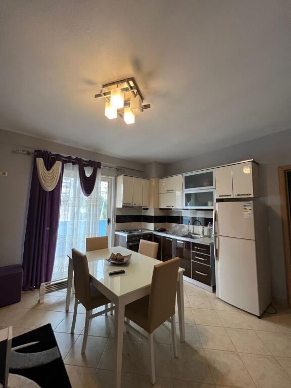 Jepet me qera apartament 2+1 fresku