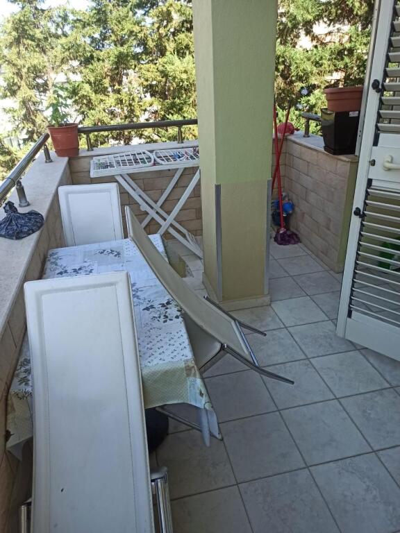 Shitet Apartament 2+1+2 tek Liqeni I thate (ID9435)