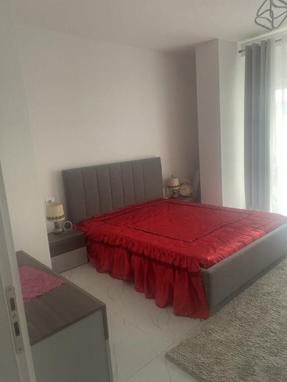 Tirane, jepet me qera apartament 1+1+Ballkon Kati 1, 75 m² 500 € (Hysni gerbolli) Don Bosko