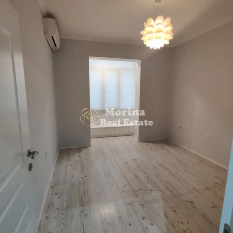 Rent, Apartment 3+1+ balcony, Kavaja Street, 800 euros/ month