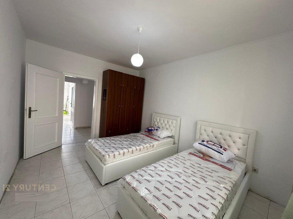 Apartament me qera prane Gjimnazit Besnik Sykja