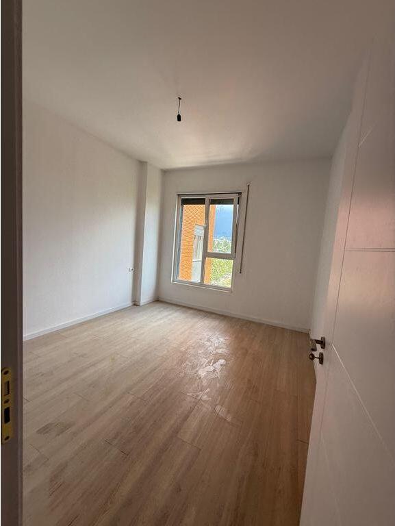 Shitet, Apartament 2+1, Paskuqan, Tiranë.
