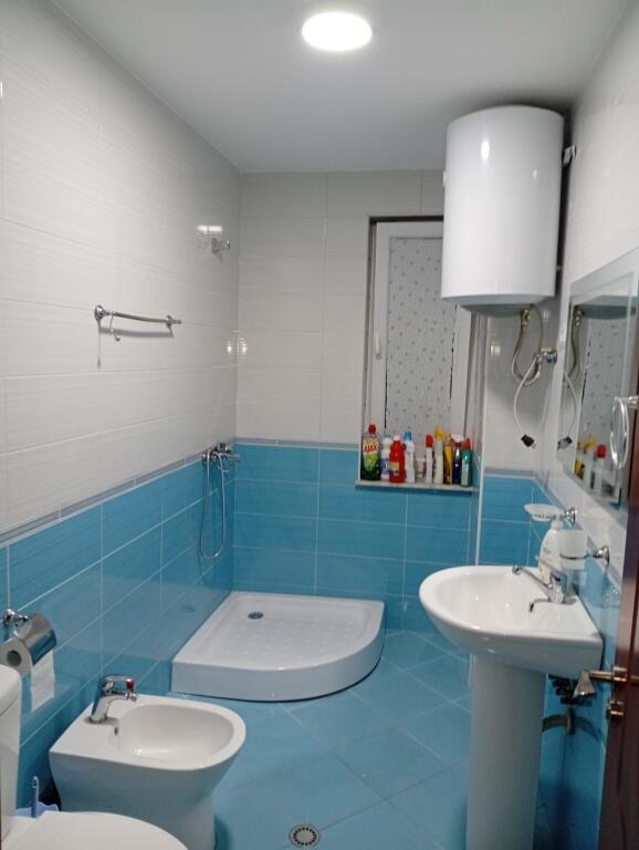 Apartment 2+1 for rent Unaza e re