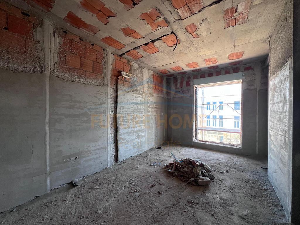 Shitet, Apartament 2+1+2, "RingSide" Residence, Paskuqan, Tiranë.