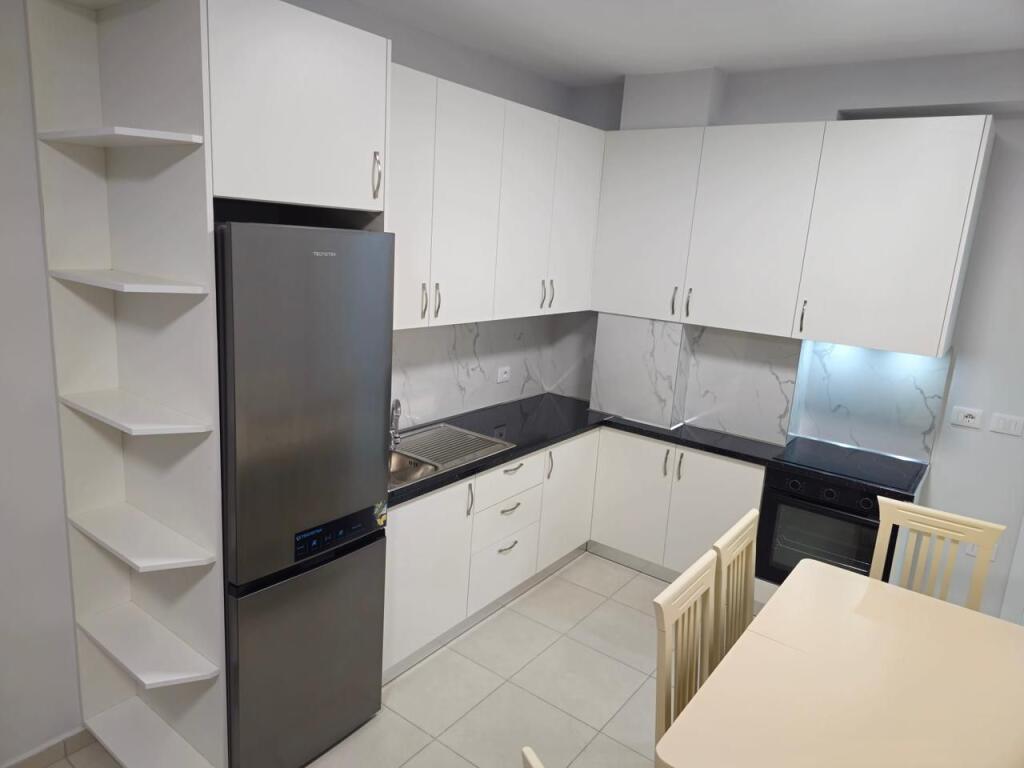 Apartament 2+1,per qera ne Kamez